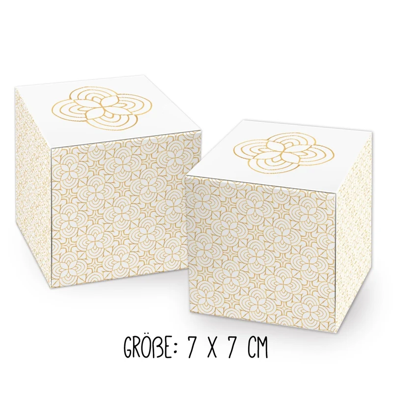 15 weihnachtliche Geschenkboxen weiß-gold-schwarz im Set, drei Designs in zwei Größen