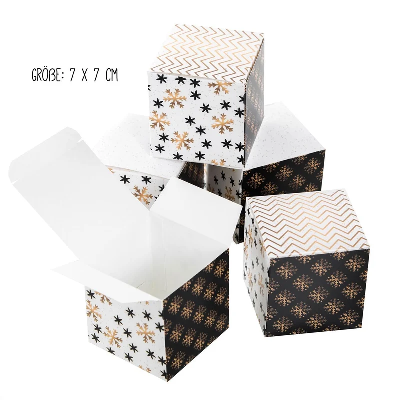 15 weihnachtliche Geschenkboxen weiß-gold-schwarz im Set, drei Designs in zwei Größen