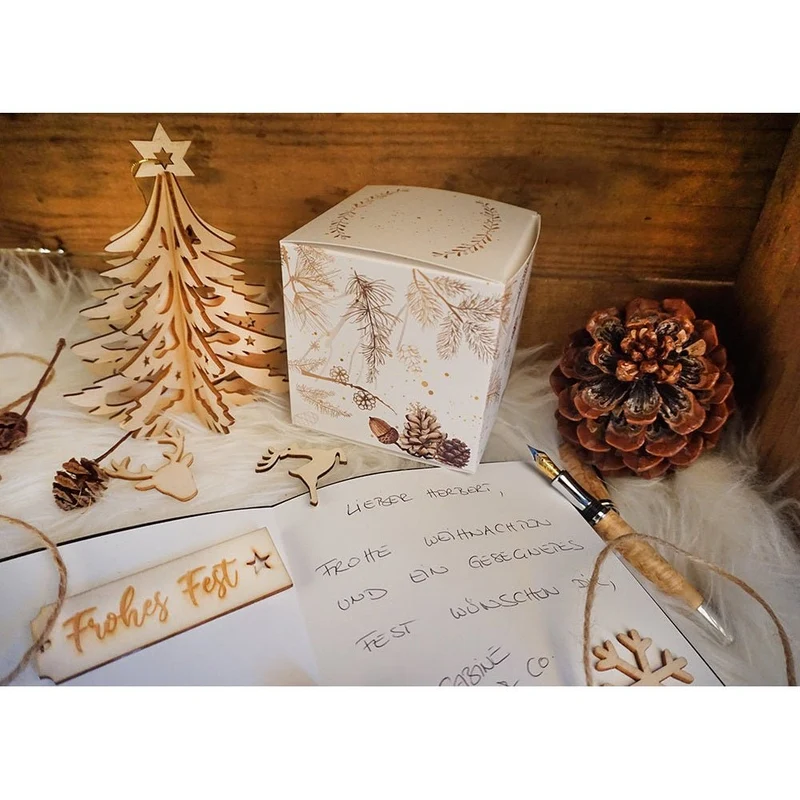 4 Weihnachtsbäume aus Holz - 15 cm Natur braun - zum Aufhängen