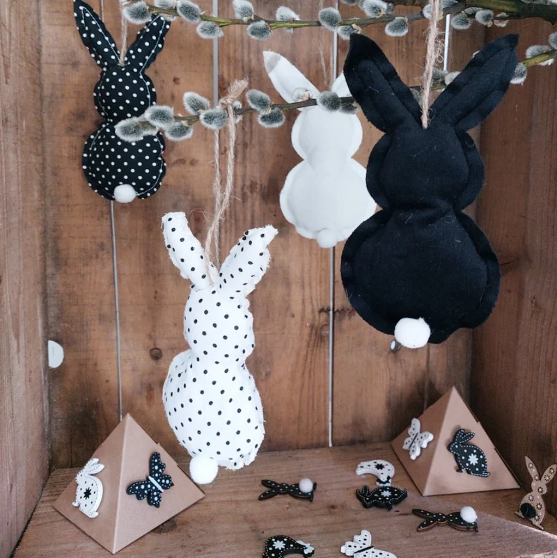 24 Mini Hühner - Hahn und Henne - aus Holz zum Streuen Osterdeko schwarz-weiß 3 cm