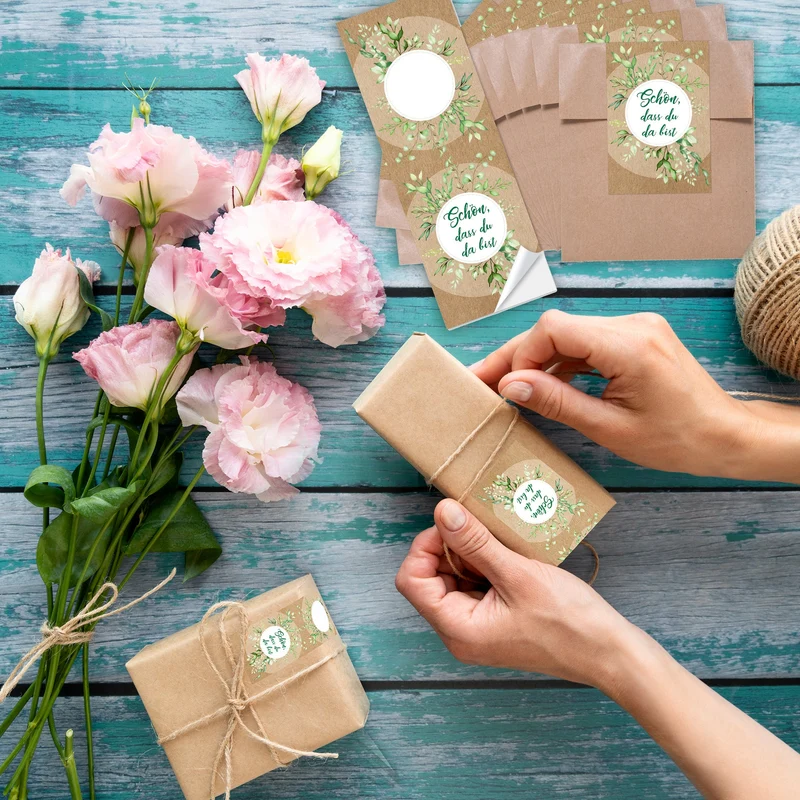 Logbuch-Verlag 10 SCHÖN DASS DU DA BIST Kraftpapier braun weiß grün hellgrün Blätter Aufkleber 5 x 14,8 cm Banderole Hochzeit Tischdeko Verpackung Tischkarte Natur Creme-Farben