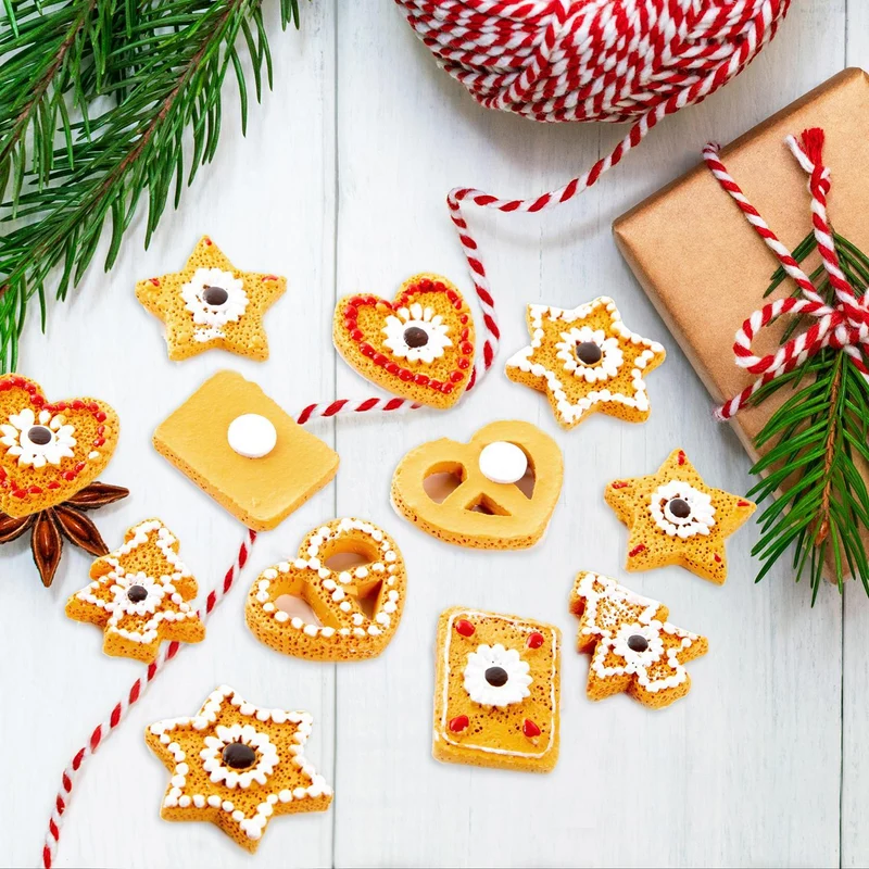 12 kleine Pfefferkuchen Lebkuchen Attrappen Streuteile mit Klebepunkt