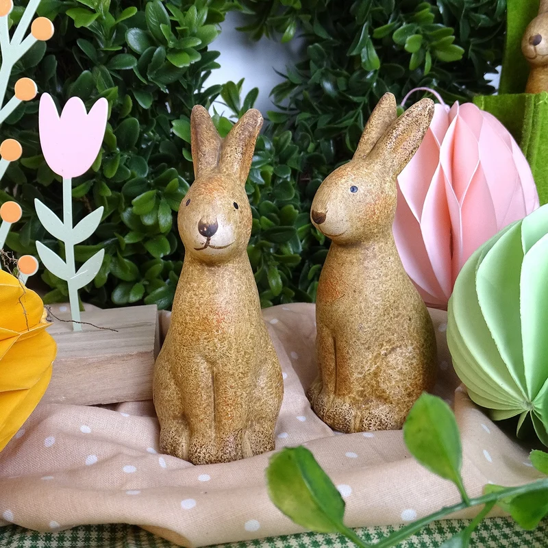 stehende Osterhasen Figuren aus Keramik Terracotta