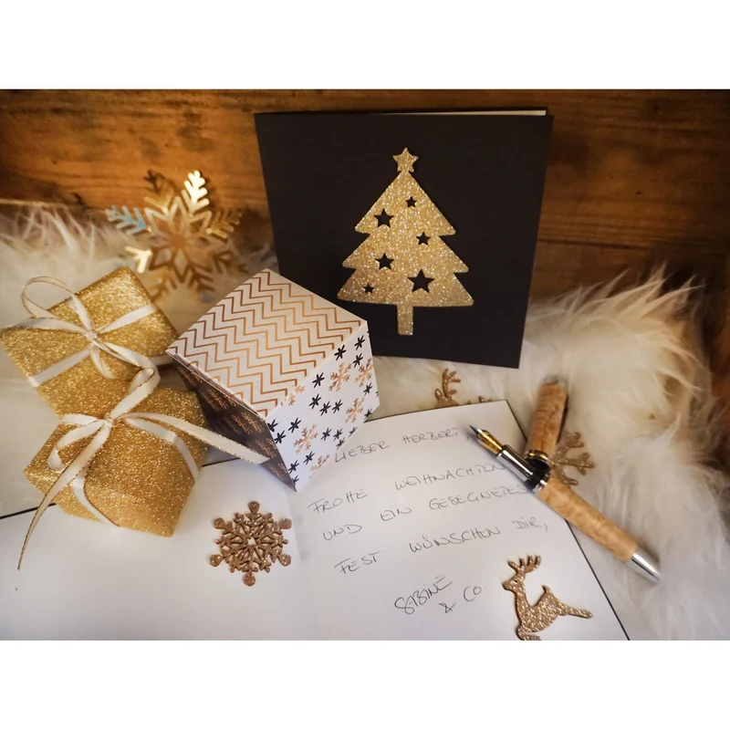 Weihnachtliche Geschenkboxen schwarz-weiß-gold 7 x 7 cm