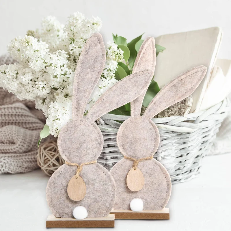 2 Osterhasen Dekofiguren aus Filz + Holz beige - Osterdeko stehend