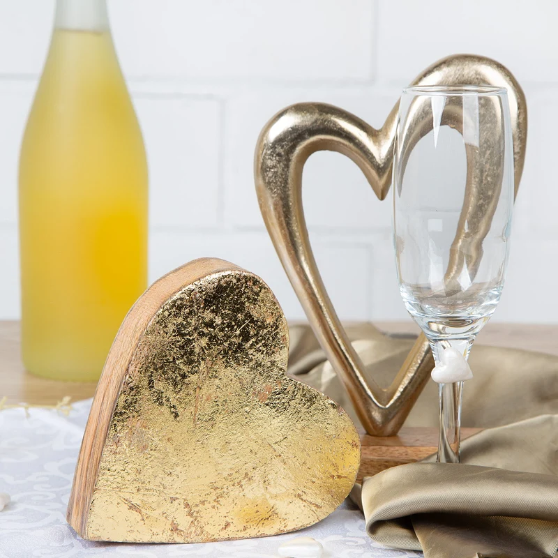2 große massive Holz Herzen - 14 cm goldfarben zum Hinstellen