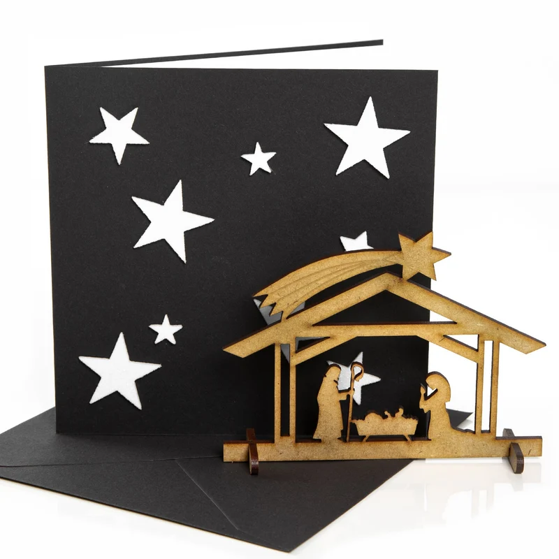 3 Weihnachtskarten quadratisch Klappkarten mit Umschlag – Sterne schwarz-weiß mit Mini-Krippe aus Holz