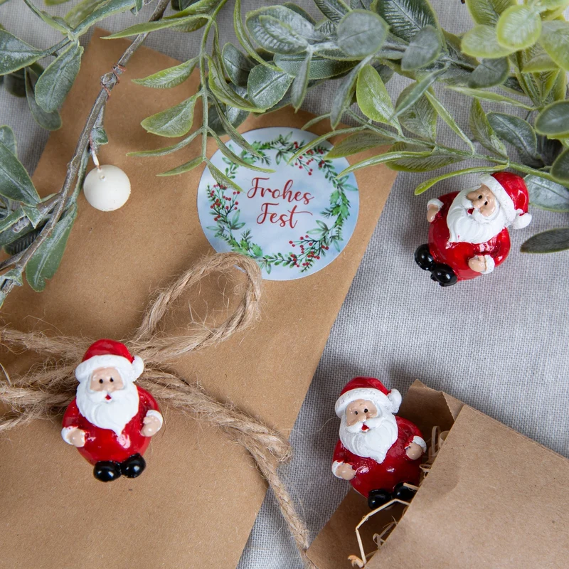 12 kleine Nikolaus Figuren Santa Weihnachtsmann rot weiß 3 cm
