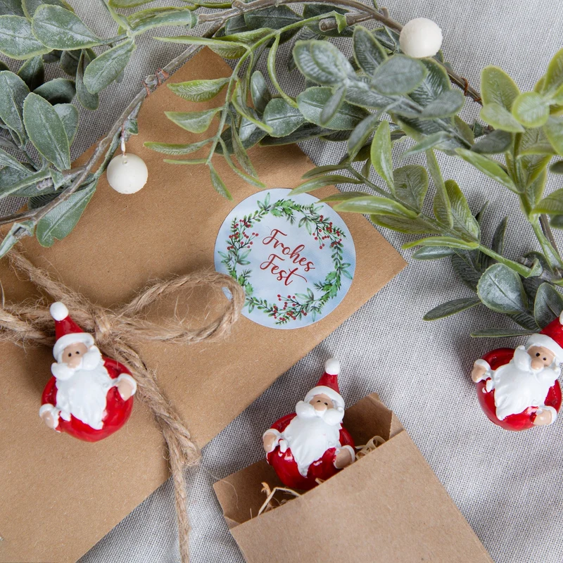 12 Mini Nikolaus kleines Geschenk Weihnachtsmann rot weiß 4cm