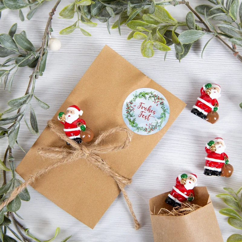 4 mini Nikolaus Weihnachtsmann Figuren 3,5 cm Geschenk klein