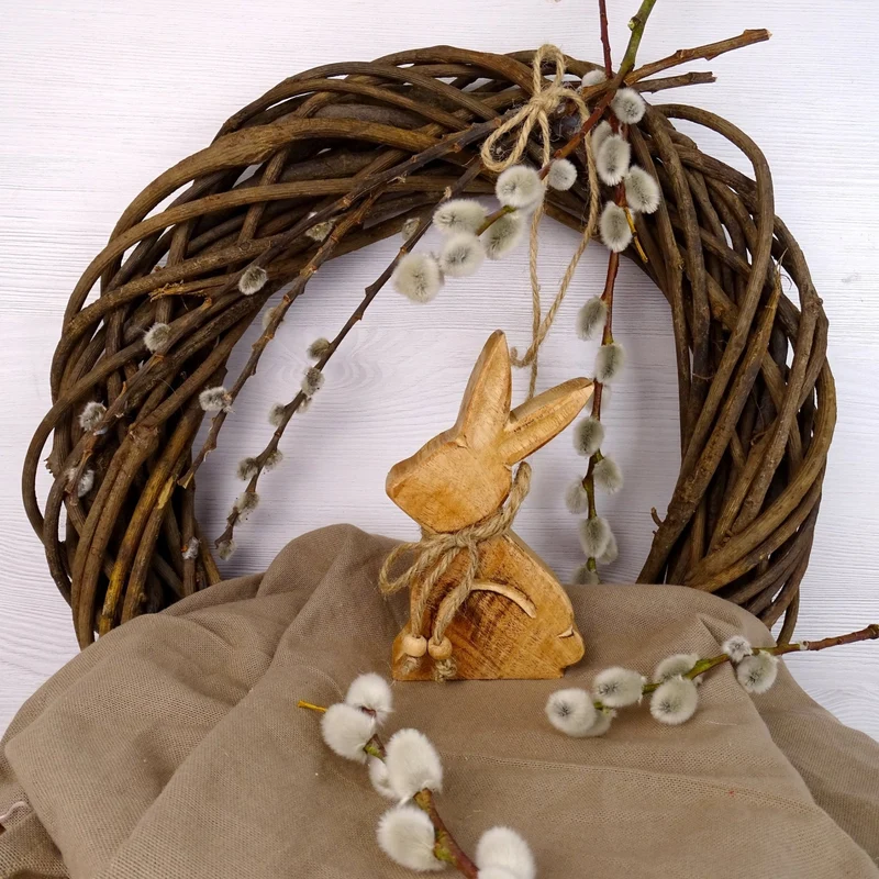 Logbuch-Verlag Mangoholz-Hase Natur 15 cm - Holzfigur Hase zum Hinstellen für Frühling und Ostern - rustikale Osterdeko aus Holz - Dekofigur Naturlook