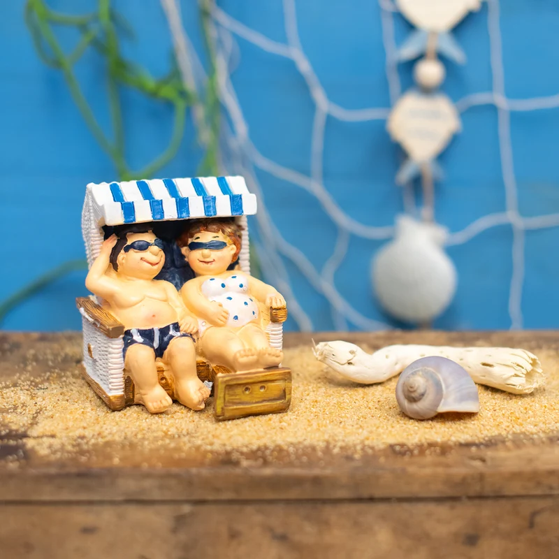 Logbuch-Verlag Dekofigur Urlauber Paar Mann und Frau im Strandkorb Maritime Deko kurioses Geschenk 7 x 8 cm