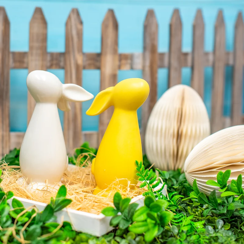 Logbuch-Verlag 2 Moderne Hasen Figuren gelb weiß minimalistische Ostern Deko zum Hinstellen Osterhase 17,5 cm